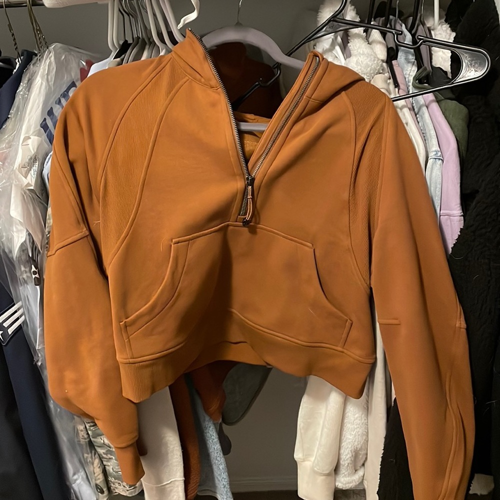 Lululemon scuba half zip!